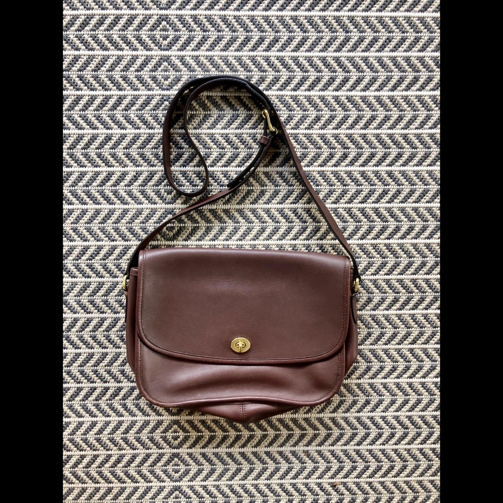 Vintage Coach crossbody bag 🌵